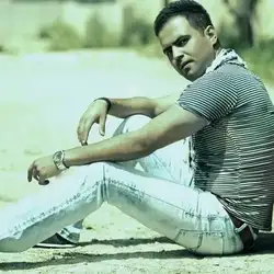 رضا شیری تو داری لبخند میزنی