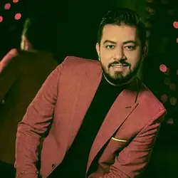 حسین حقیقی پا به ماه